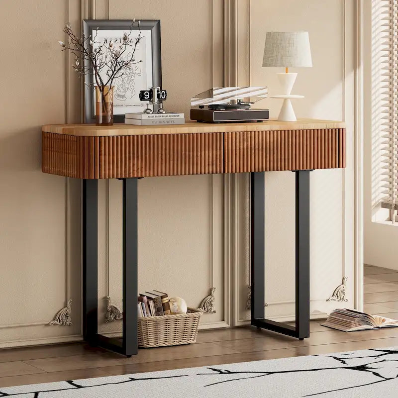 Console d'entrée moderne en bois massif avec motif cannelé et rangement