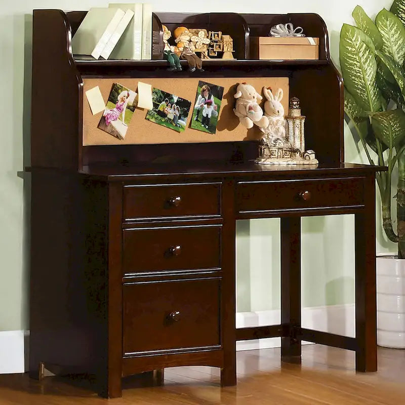 Bureau en bois avec quatre tiroirs
