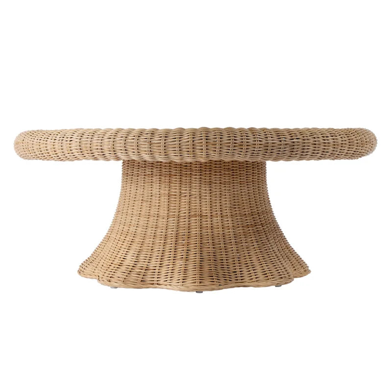 Table basse festonnée en rotin
